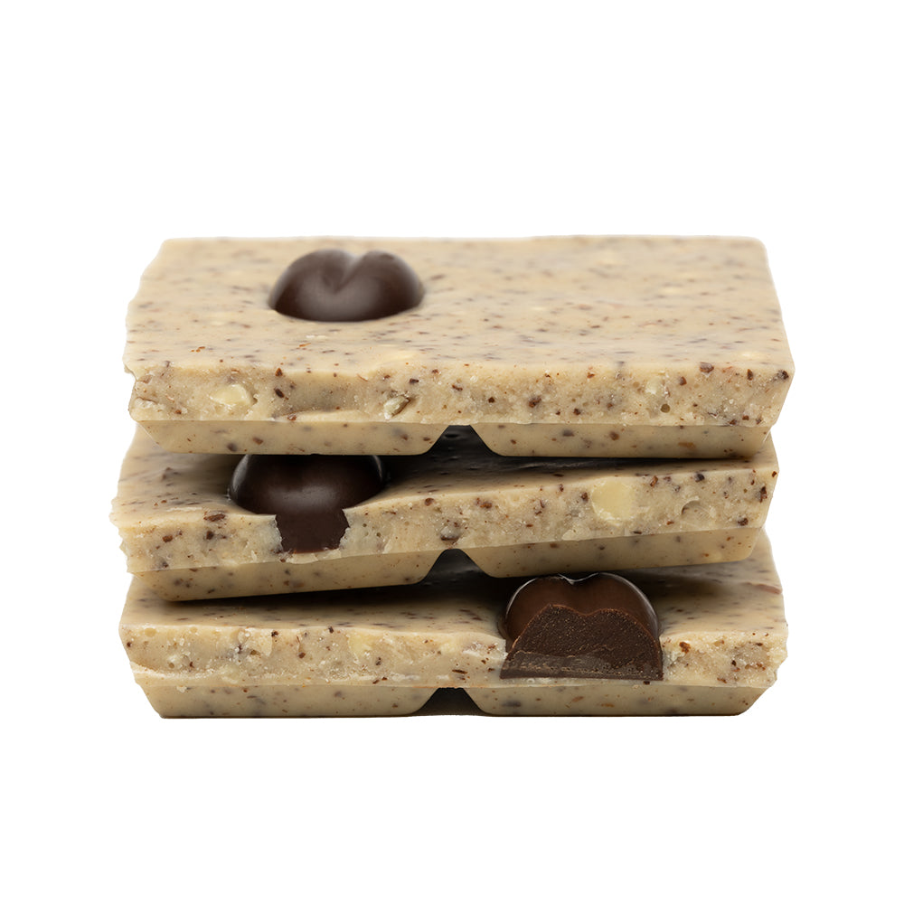 BALTĀ ŠOKOLĀDE AR PEKANRIEKSTIEM UN KAFIJU, 100g