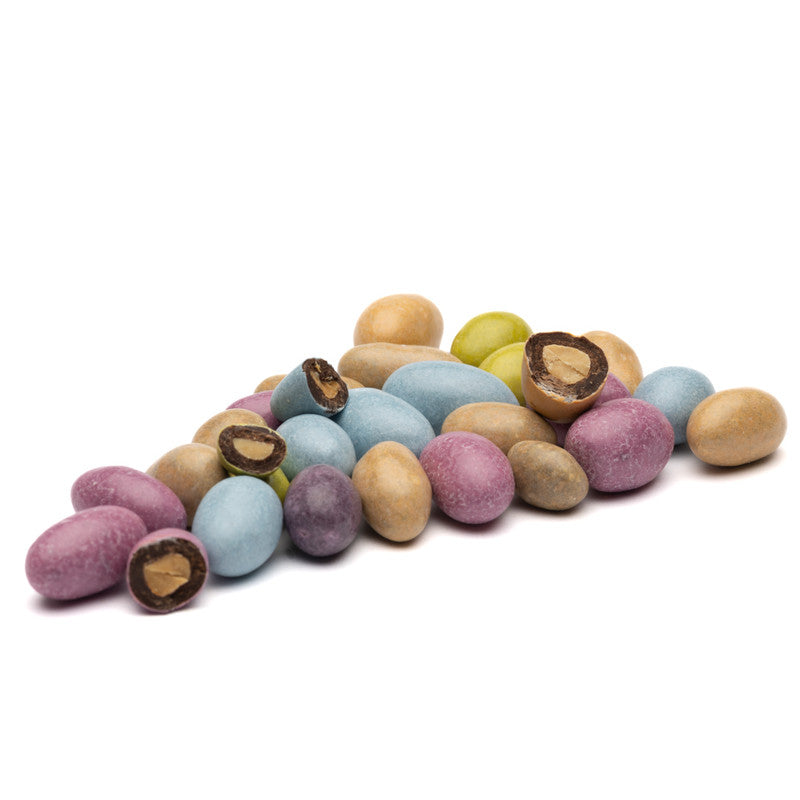 KRAUKŠĶĪGIE ZEMESRIEKTI AR TUMŠO ŠOKOLĀDI