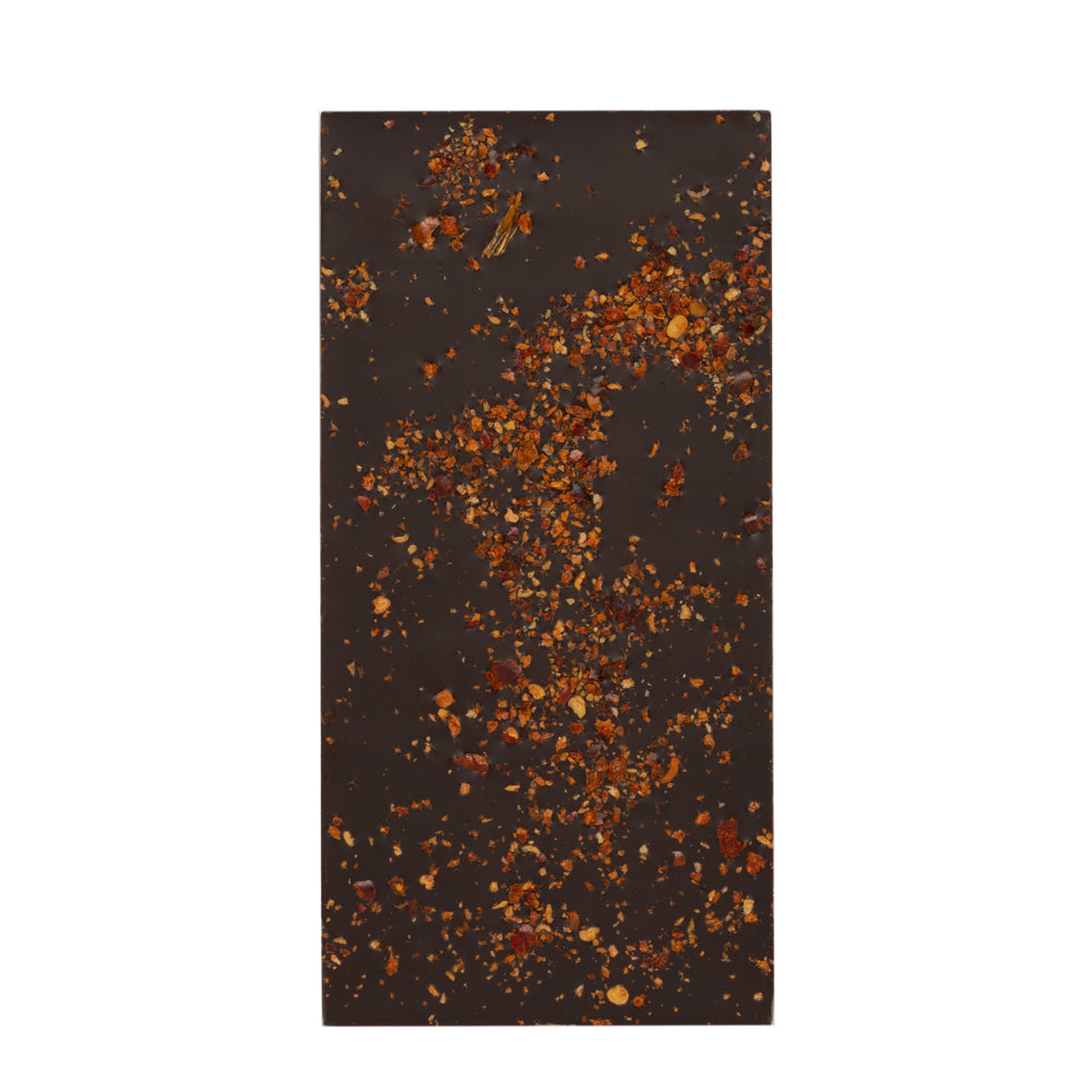 TUMŠĀ ŠOKOLĀDE (75%) AR ČILI PIPARIEM, 100g