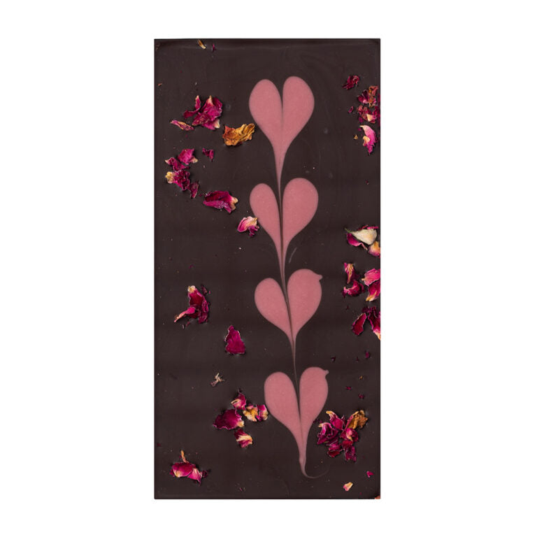 TUMŠĀ ŠOKOLĀDE (55%) AR RUBY ŠOKOLĀDI UN ROŽU ZIEDLAPIŅĀM, 100g